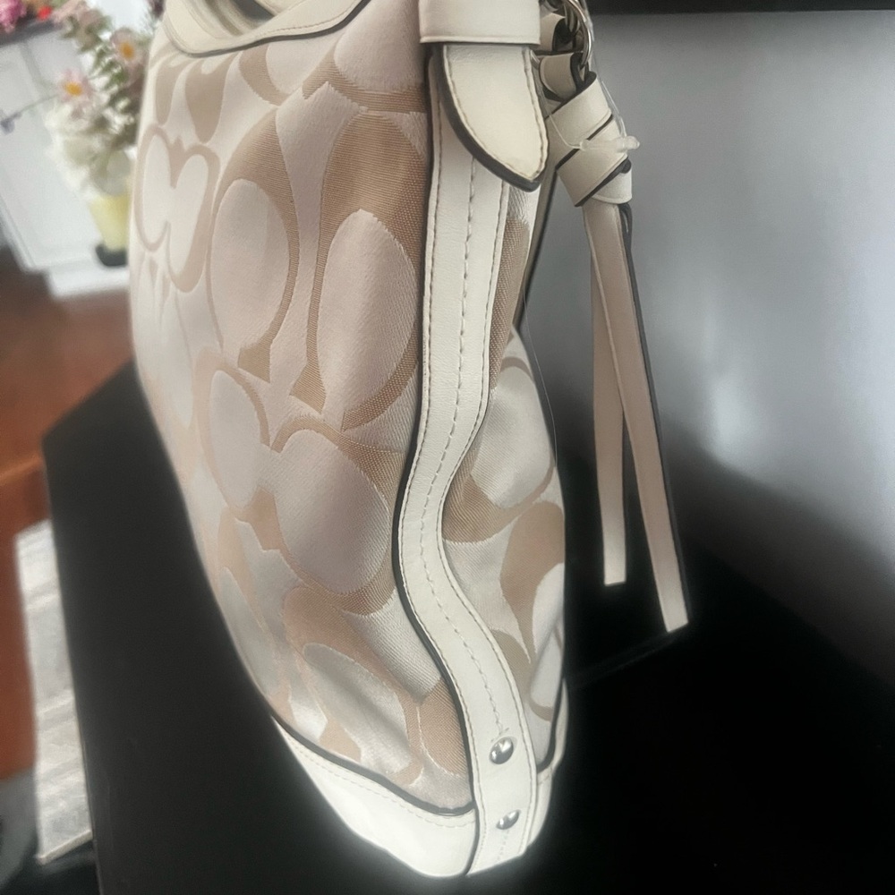 Coach Park Signature Duffle Bag F19740 - Picture 15 of 16